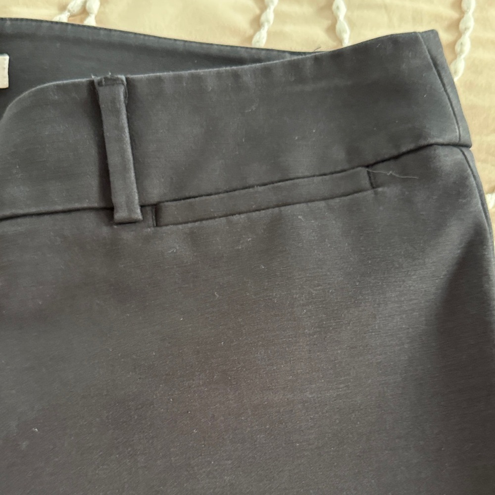 LOFT Marisa Black capri cropped size 10 Riviera pants - Picture 5 of 12